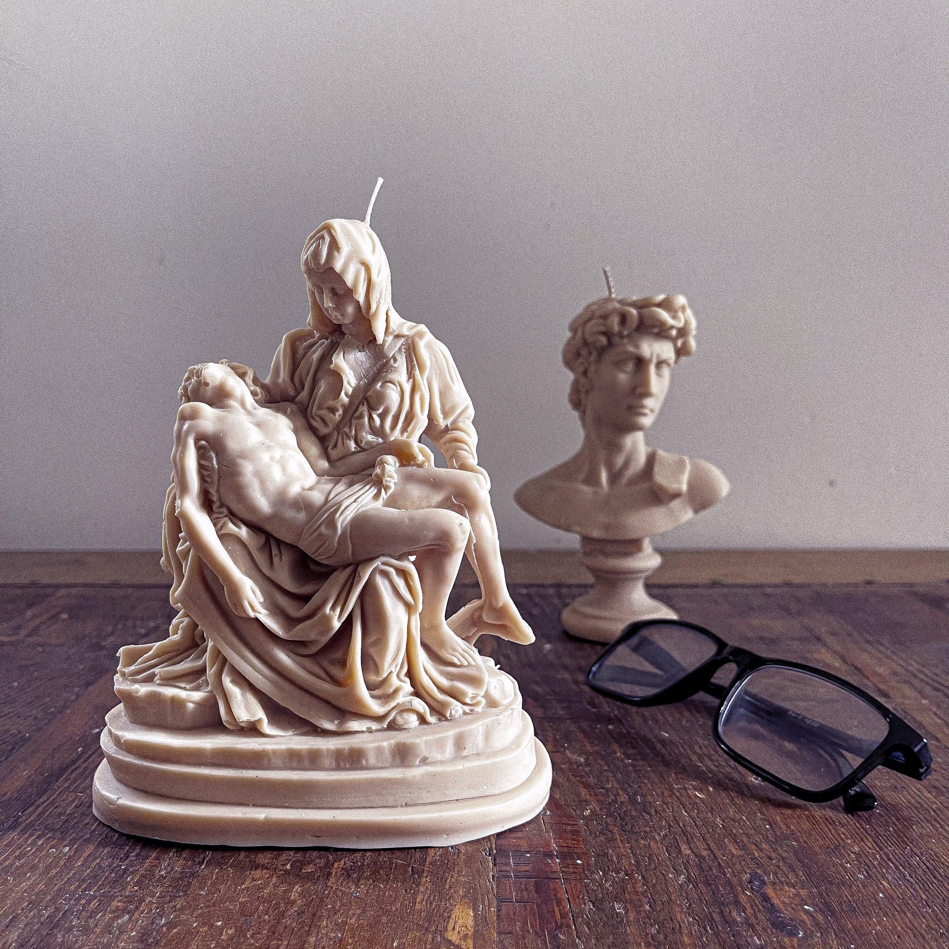 Pieta Candle - Vendeo.co.uk