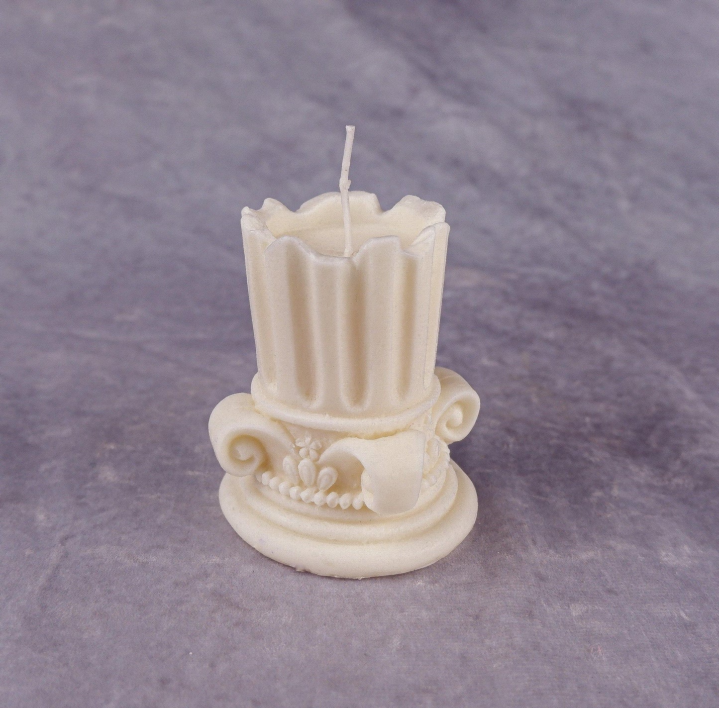 Small Greek Column Candle - Vendeo.co.uk